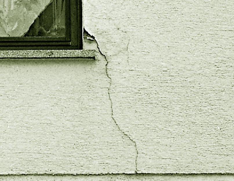 Почему появились трещины на штукатурке. Почему трескается штукатурка на стенах и как ее отремонтировать? Удаление выемок и дефектов большого размера